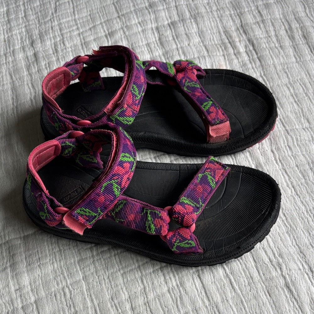 Girls Floral Print Teva Sandals